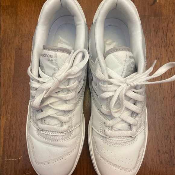New Balance 550 Sneaker Tennis Shoe Size 7 Women’s - Picture 3 of 3